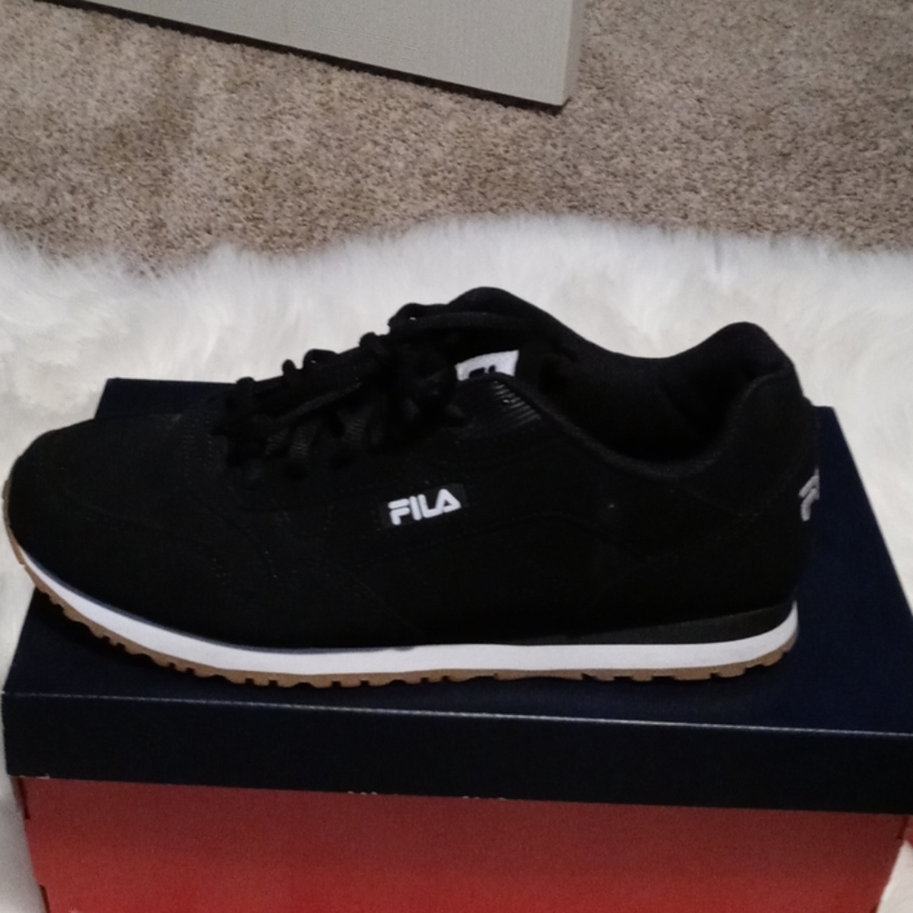 Shoes - Picture 3 of 16